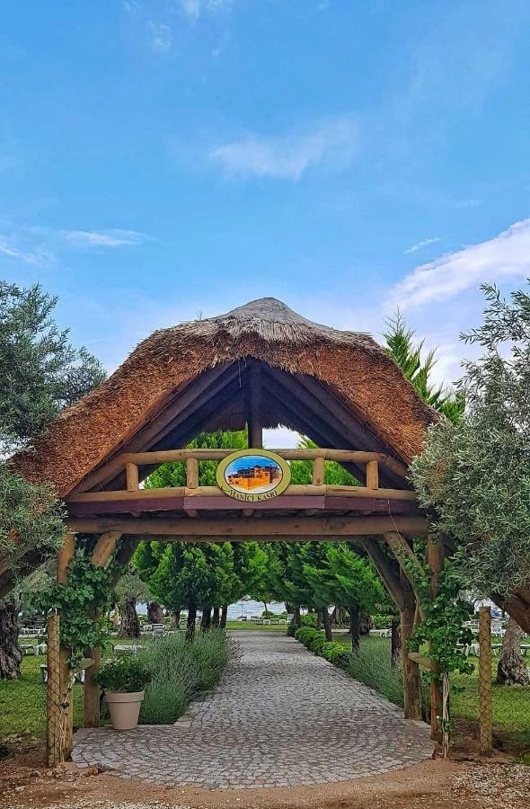 Manici Kasri Hotel Kucukkuyu Buitenkant foto